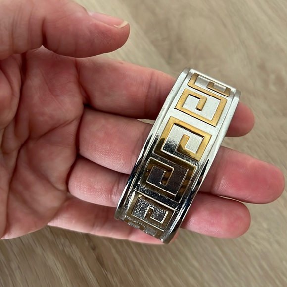 Cuff bracelet - Picture 2 of 8